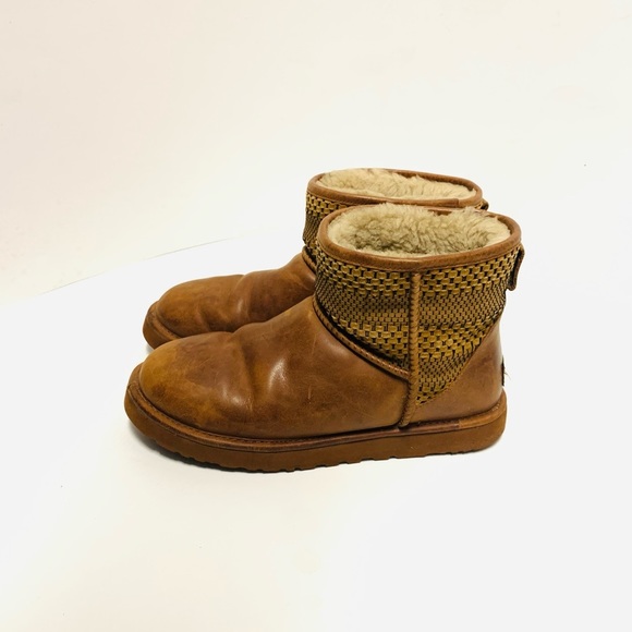 UGG‎ Classic Mini Weave Boots